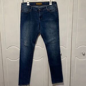 COSMO Skinny Medium Wash Jeans size 9/10